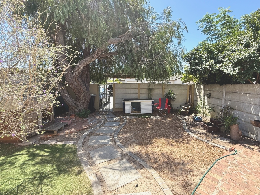 2 Bedroom Property for Sale in Table View Western Cape